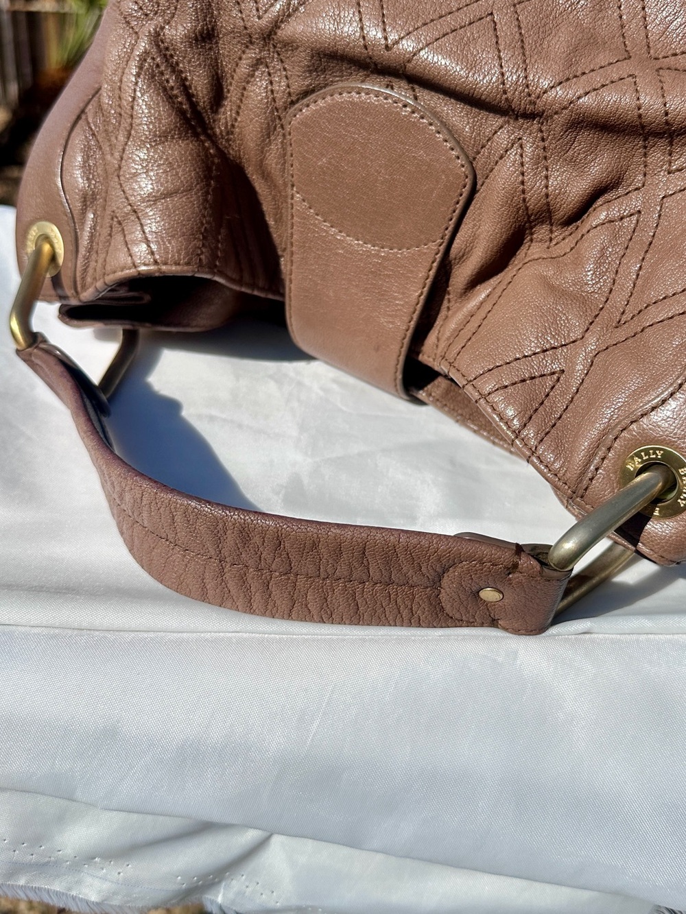 ❌SOLD❌BALLY Made in Switzerland Brown Leather Top Handle Bag Gold Chain - Picture 11 of 14